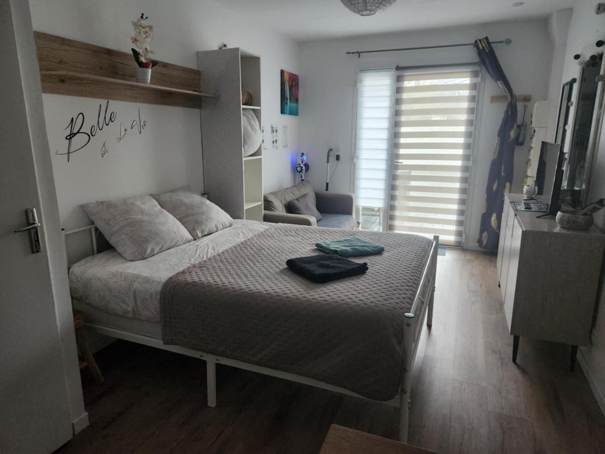 Troarn Studio Avec Terrasse מראה חיצוני תמונה